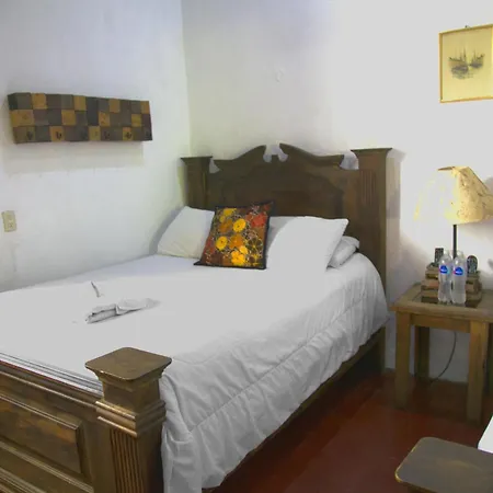 Hostal Antigueeno Antigua Exterior photo